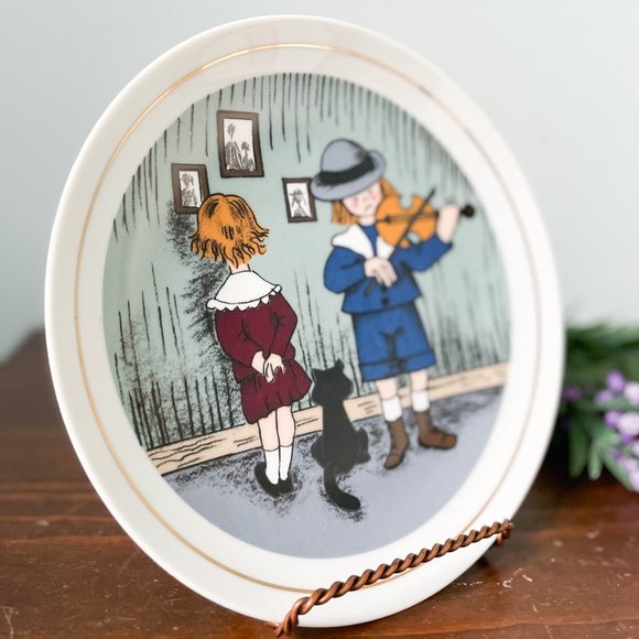 Vintage Kids Playing Violin Decorative Ceramic Plate 8.5" Made in Japan - Picture 2 of 4